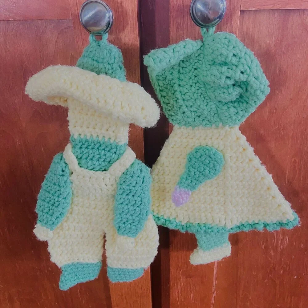 Sunbonnet Sue And Sam Hanging Potholders Retro Style Handmade Green Yellow
